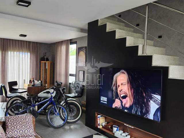 Casa para Venda em Feira de Santana - 2