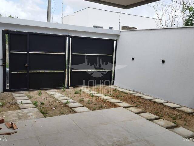 Casa para Venda em Feira de Santana - 2
