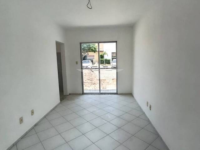 #3372 - Casa em condomínio para Venda em Feira de Santana - BA - 3