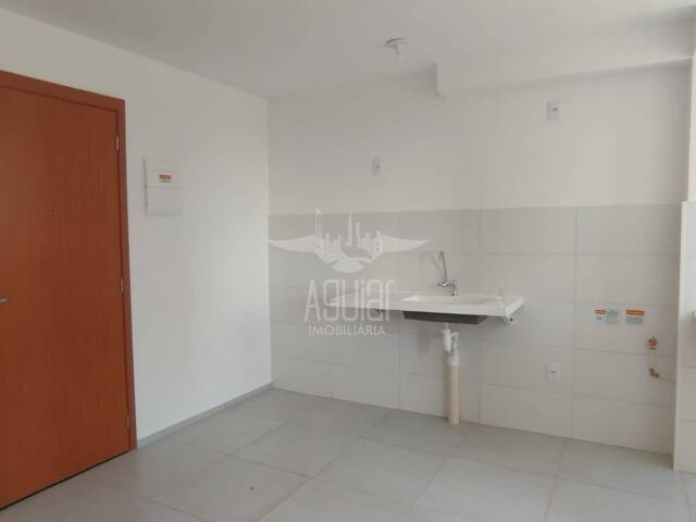 Apartamento para Venda em Feira de Santana - 3