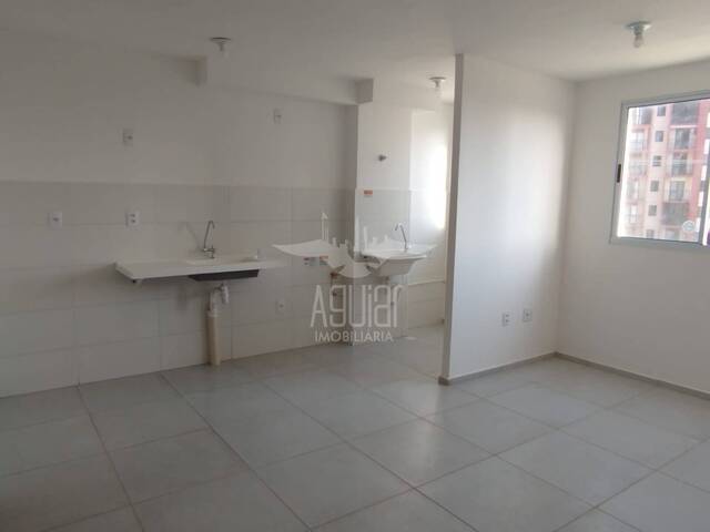 Apartamento para Venda em Feira de Santana - 2