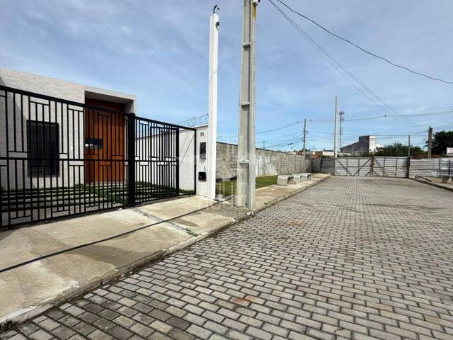 #3534 - Casa para Venda em Feira de Santana - BA - 2