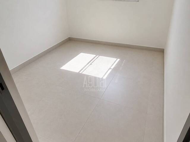Apartamento para Venda em Feira de Santana - 5