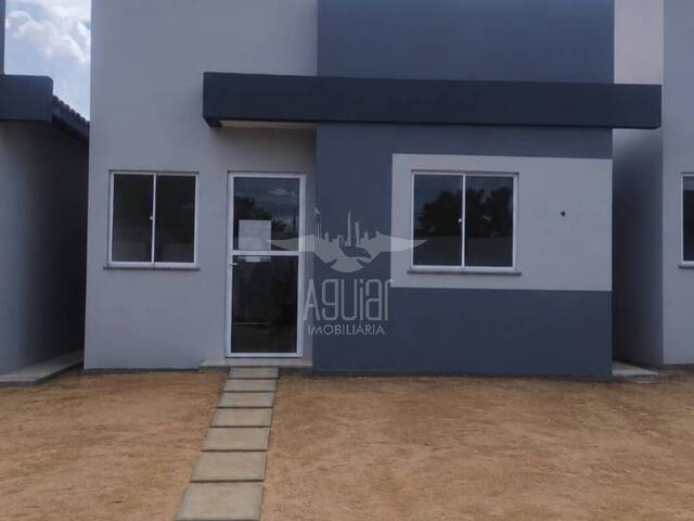 #3702 - Casa para Venda em Feira de Santana - BA