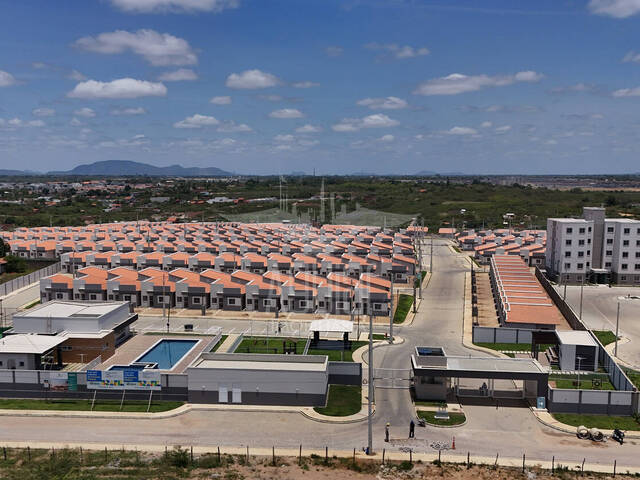 #3702 - Casa para Venda em Feira de Santana - BA