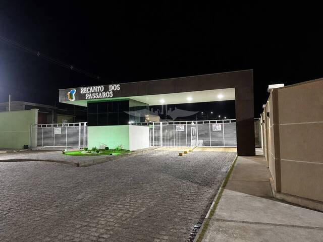 #3705 - Casa em condomínio para Venda em Feira de Santana - BA