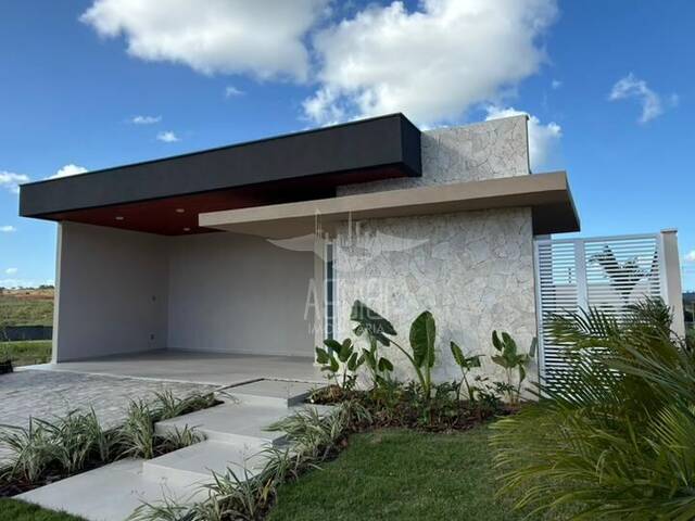 #3732 - Casa para Venda em Feira de Santana - BA
