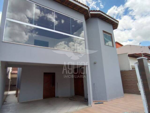 Casa para Venda em Feira de Santana - 2