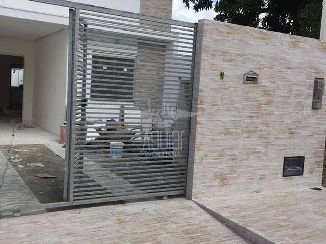 Casa para Venda em Feira de Santana - 2