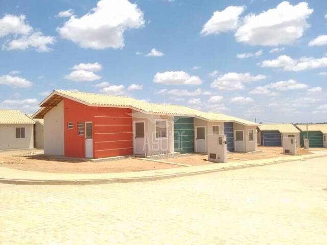 #2827 - Casa para Venda em Feira de Santana - BA