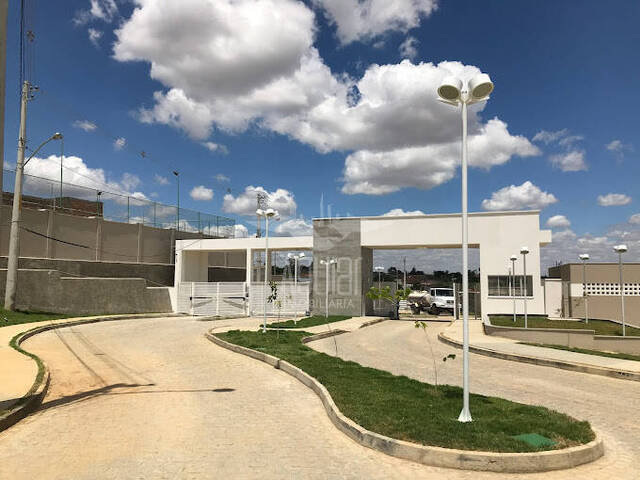 #3588 - Casa em condomínio para Venda em Feira de Santana - BA - 2