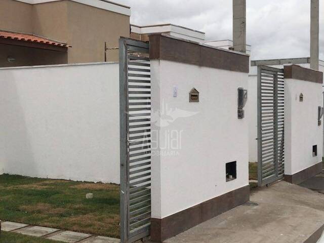 Casa para Venda em Feira de Santana - 2