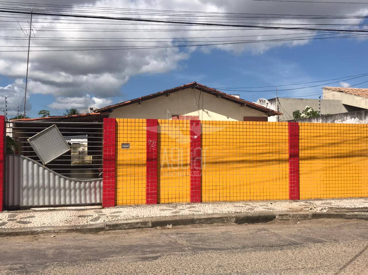 CASA DE 3/4 SENDO 1 SUÍTE - CONJUNTO ACM