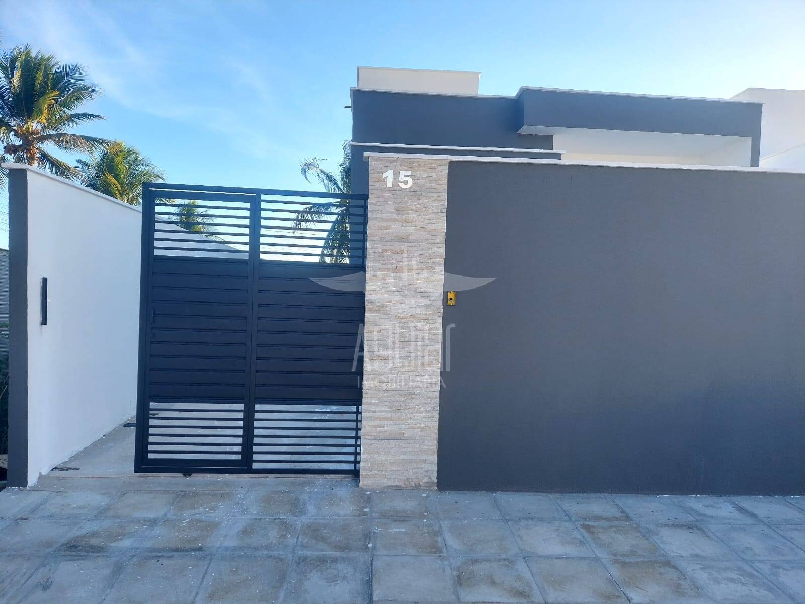 Casa 2/4 (1 suíte) - Feira VII, próximo ao Parque da Cidade.