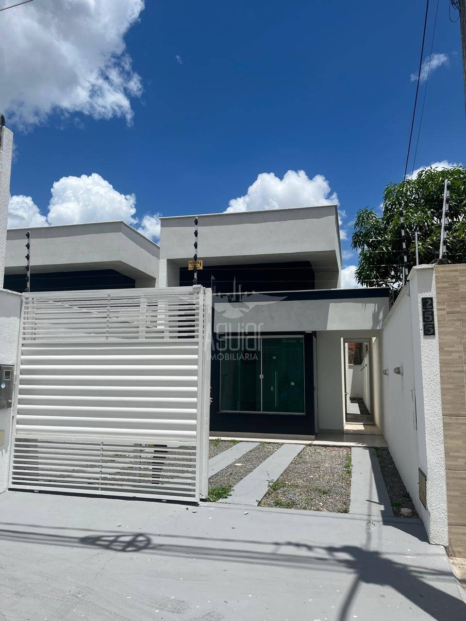 Casa 3/4 (1 suíte) - Parque Ipê, 250 m da Av. Fraga Maia