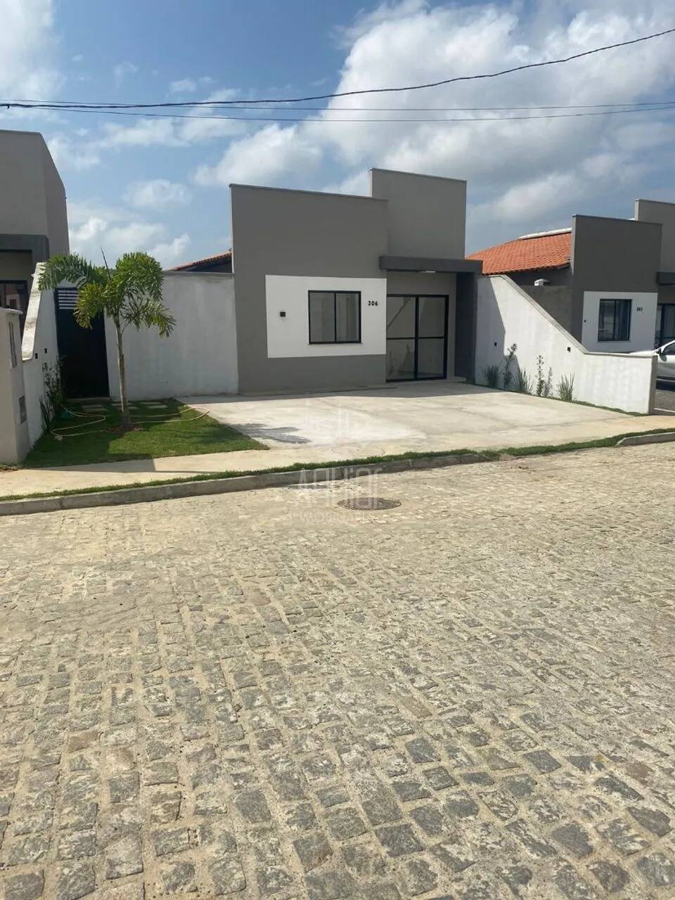Casa à venda e aluguel com 2 quartos, 42m² - Foto 1