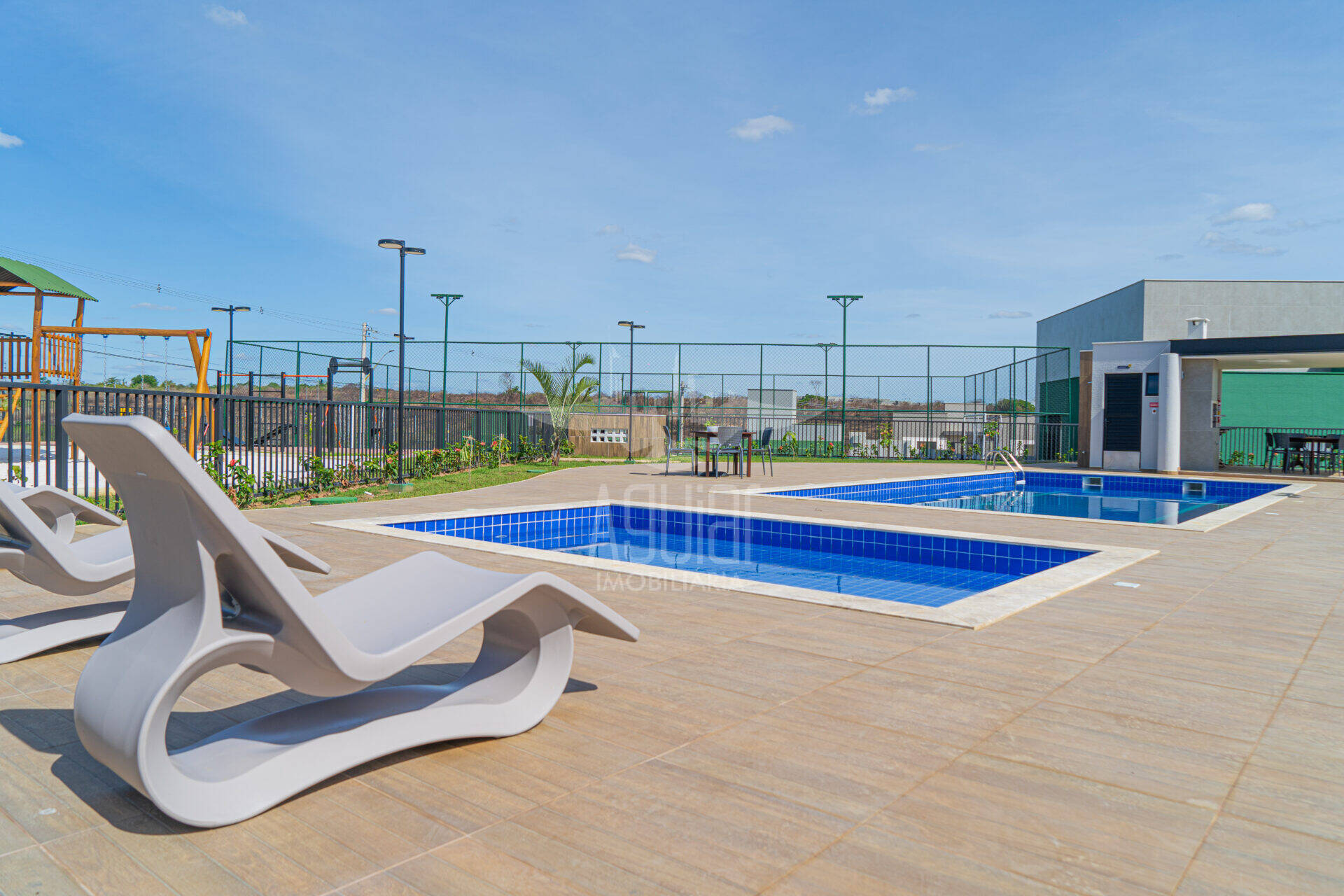 Casa à venda e aluguel com 2 quartos, 42m² - Foto 20