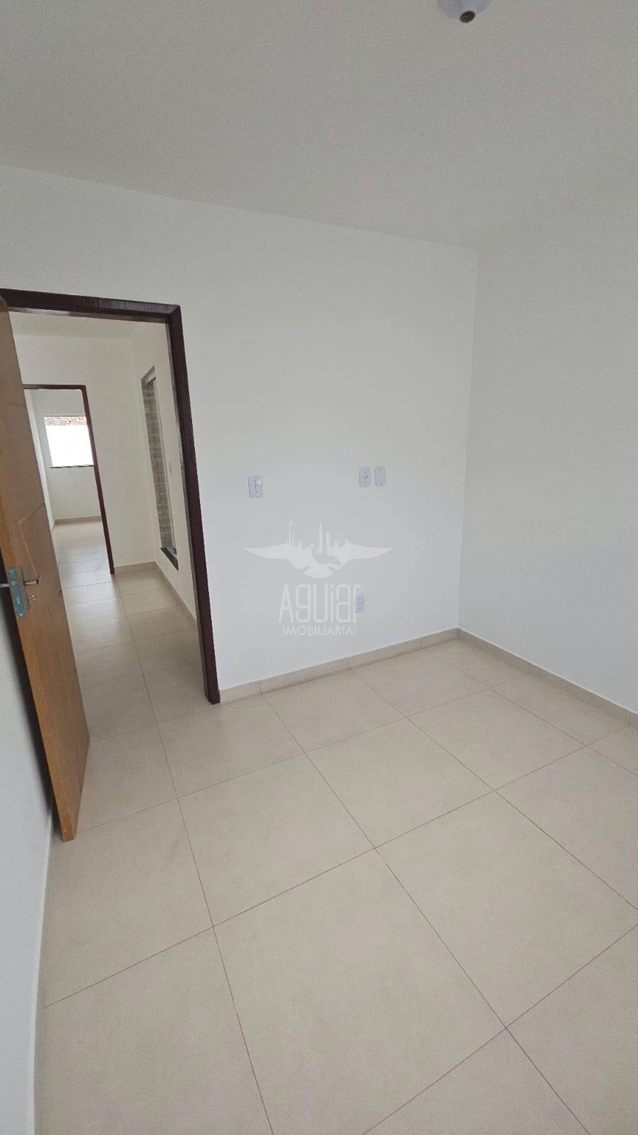 Casa à venda com 2 quartos, 64m² - Foto 11
