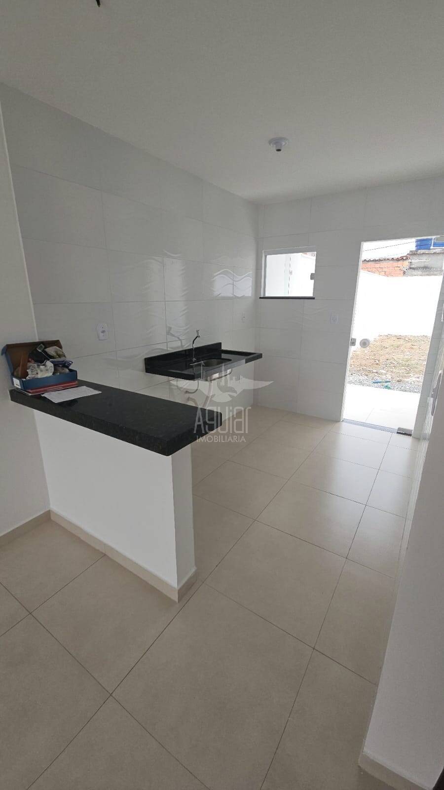 Casa à venda com 2 quartos, 64m² - Foto 4