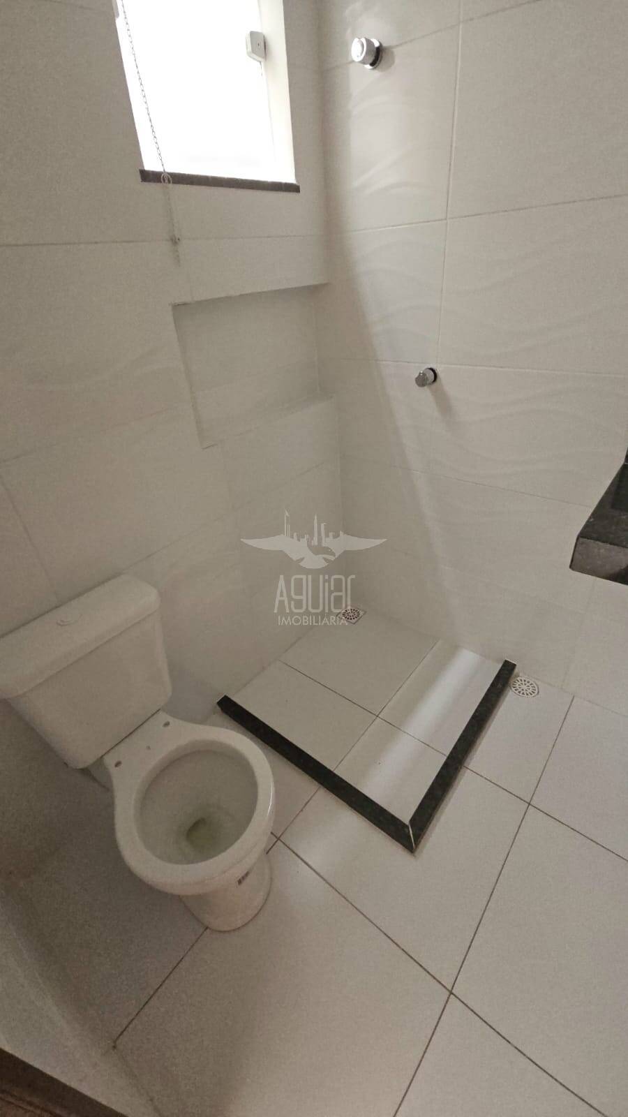 Casa à venda com 2 quartos, 64m² - Foto 18