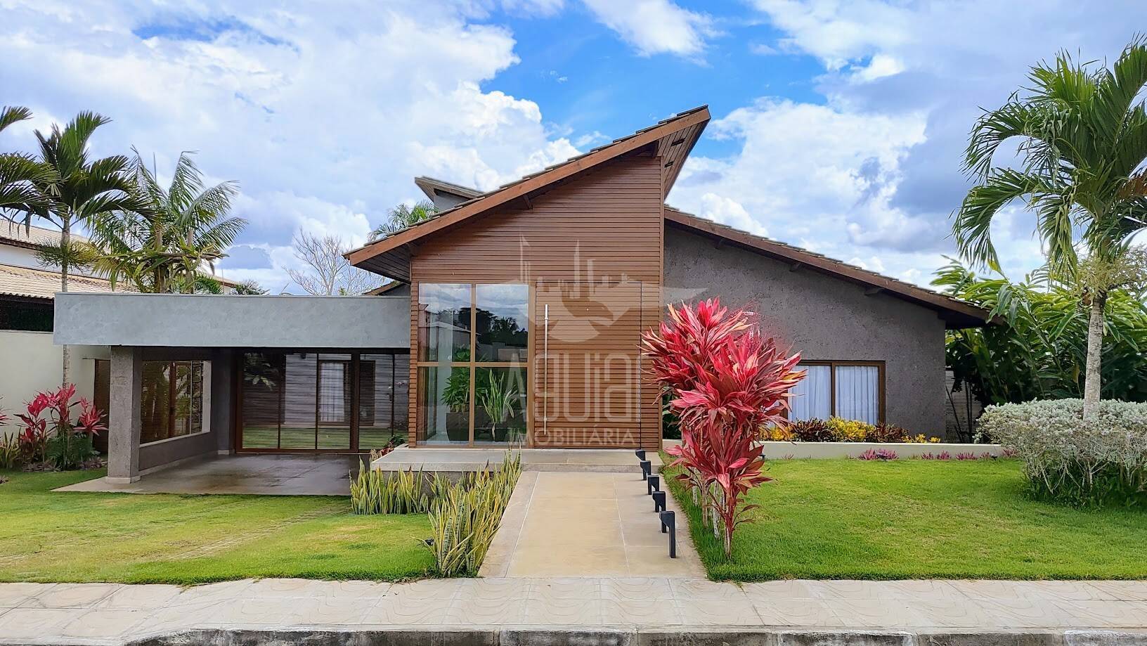 Casa à venda com 4 quartos, 333m² - Foto 3