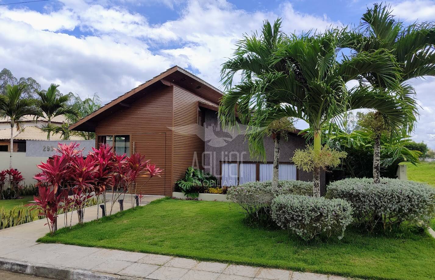 Casa à venda com 4 quartos, 333m² - Foto 7