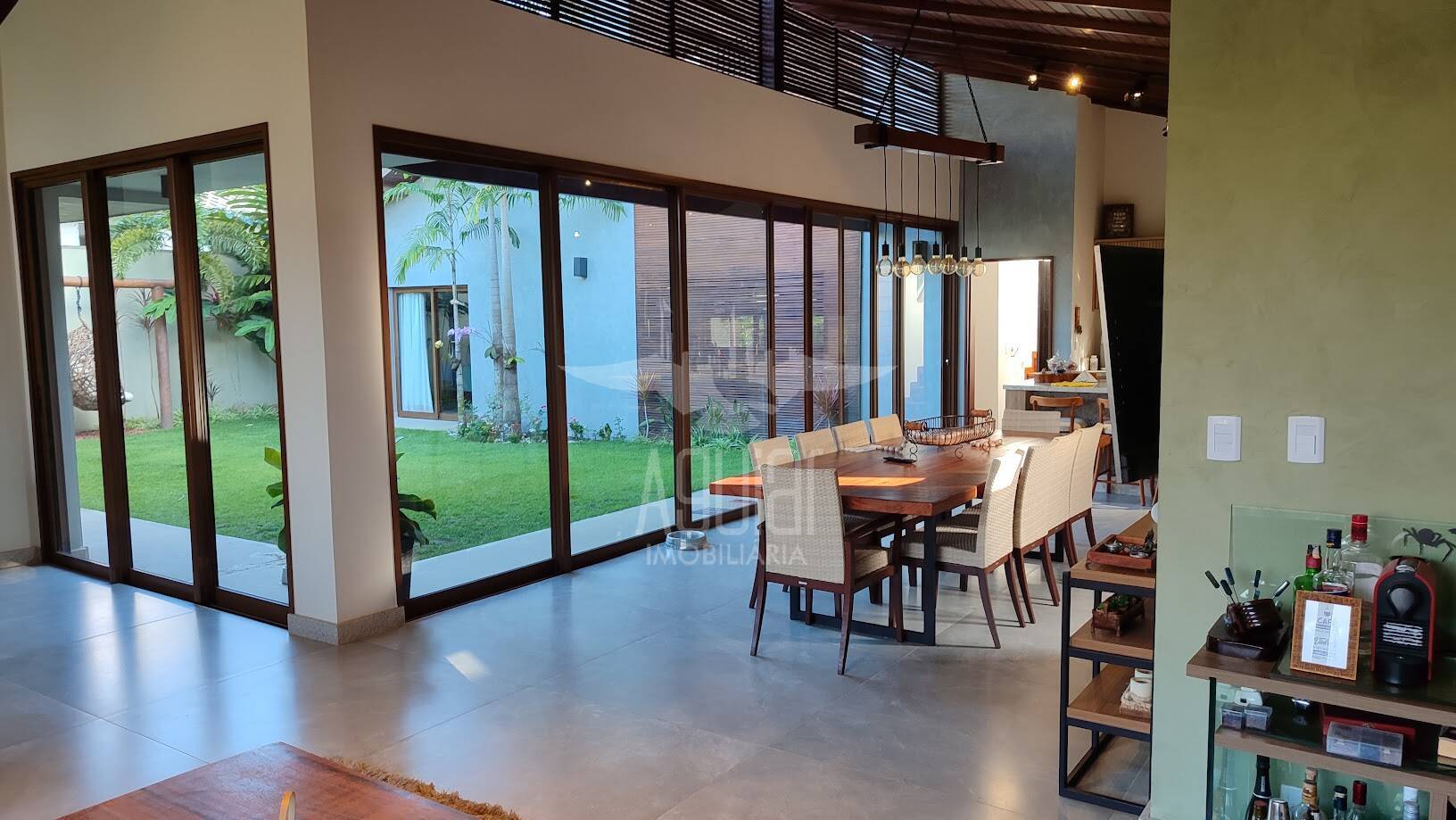 Casa à venda com 4 quartos, 333m² - Foto 10