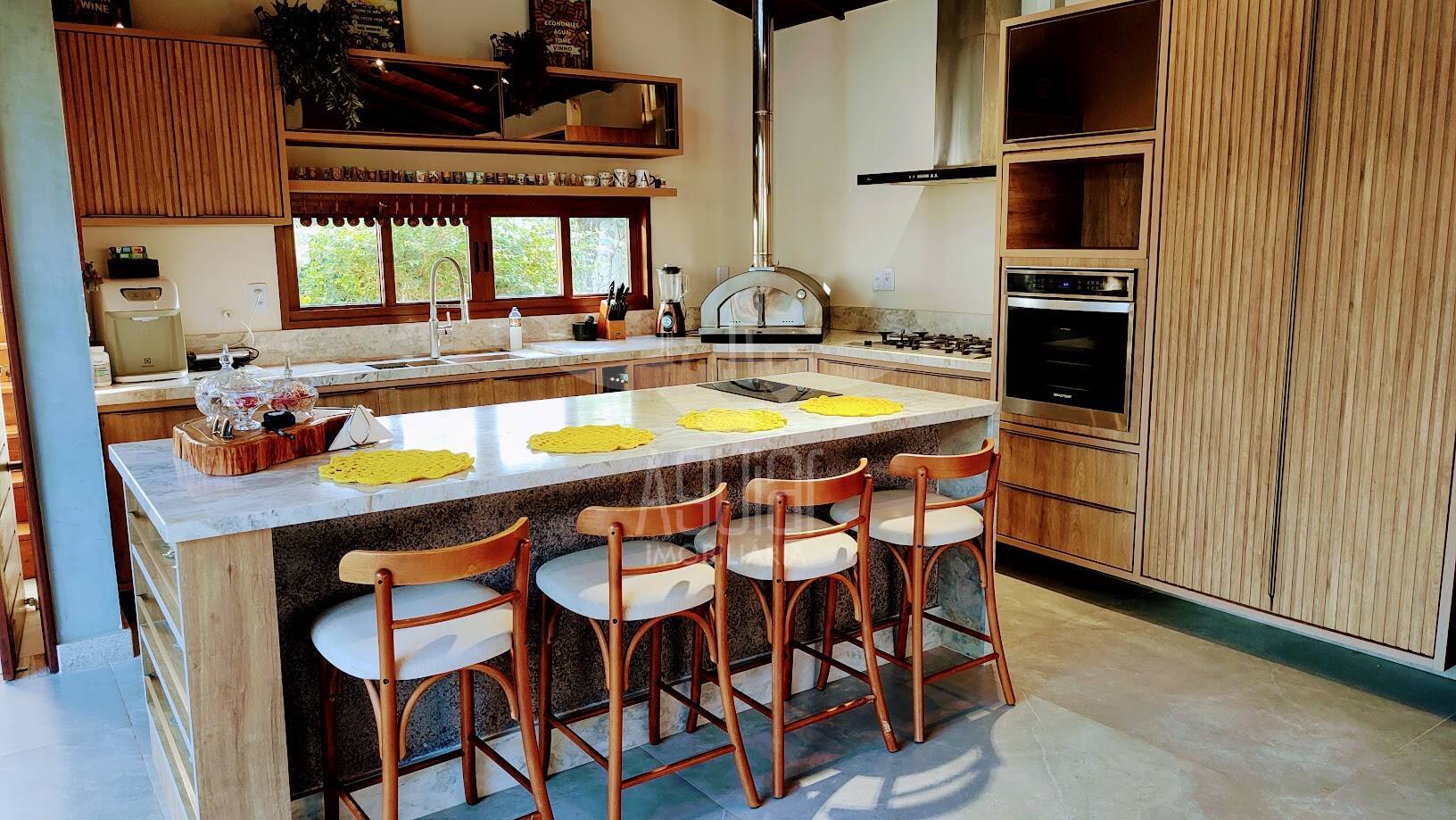 Casa à venda com 4 quartos, 333m² - Foto 12