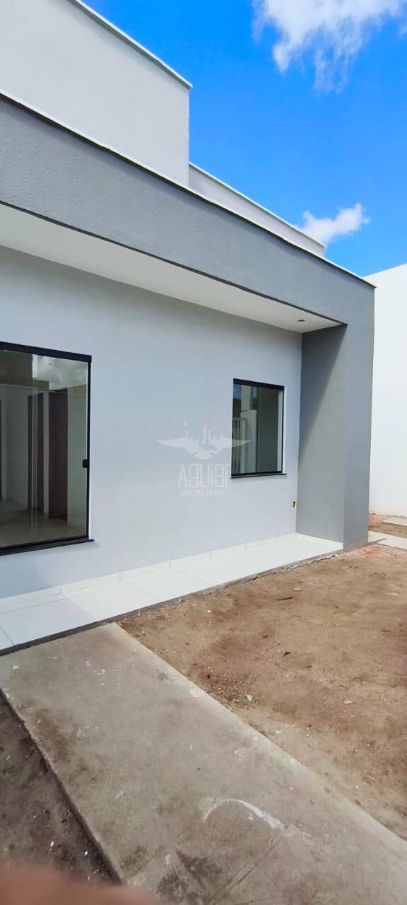Casa 2/4-Feira VII, próx. ao Residencial Parque da Cidade(Escritura GRATIS)