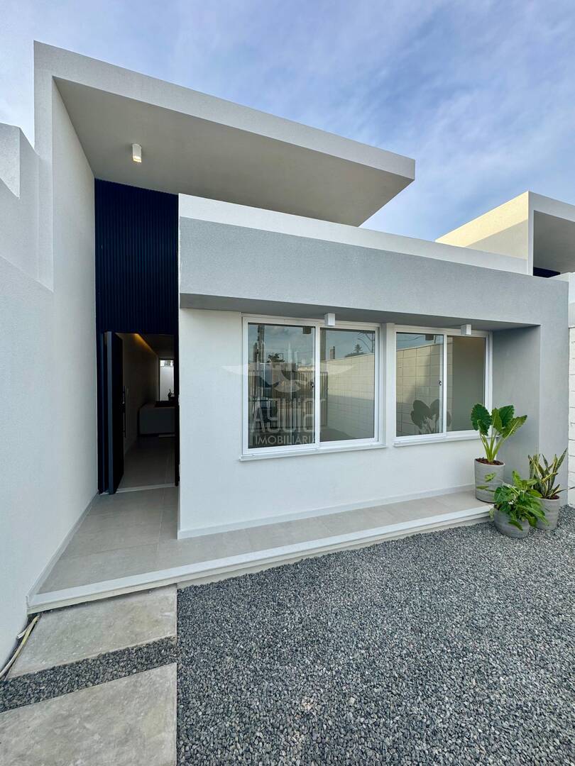Casa 3/4(1 suíte)-Sim, a 150m da Av. Artêmia Pires