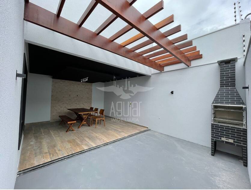 Casa de 3/4, sendo 1 suíte - Mangabeira, 150 m da Av. Ayrton Senna