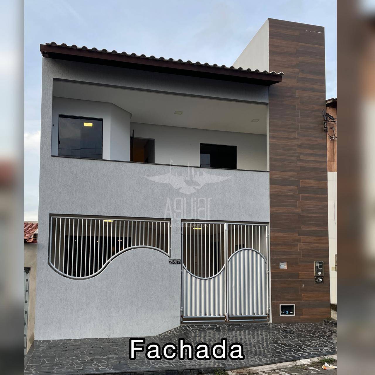 Casa à venda com 4 quartos, 140m² - Foto 1