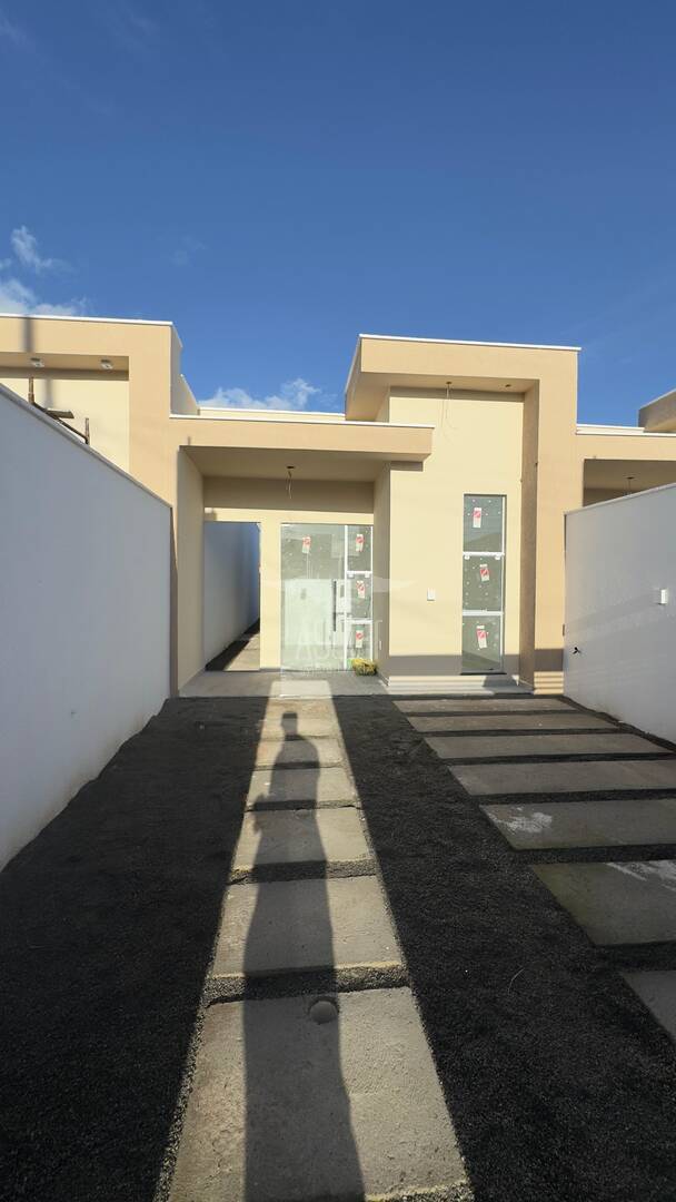 Casa 2/4 (1 suíte) - Papagaio, próxima à Avenida Fraga Maia