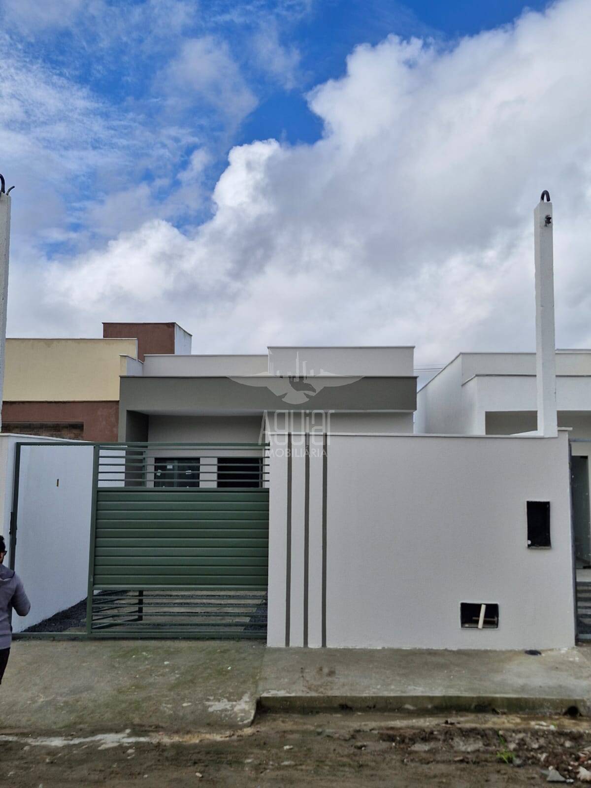 Casa 2/4 - Papagaio, próxima à rua Rubens Francisco (escritura inclusa)