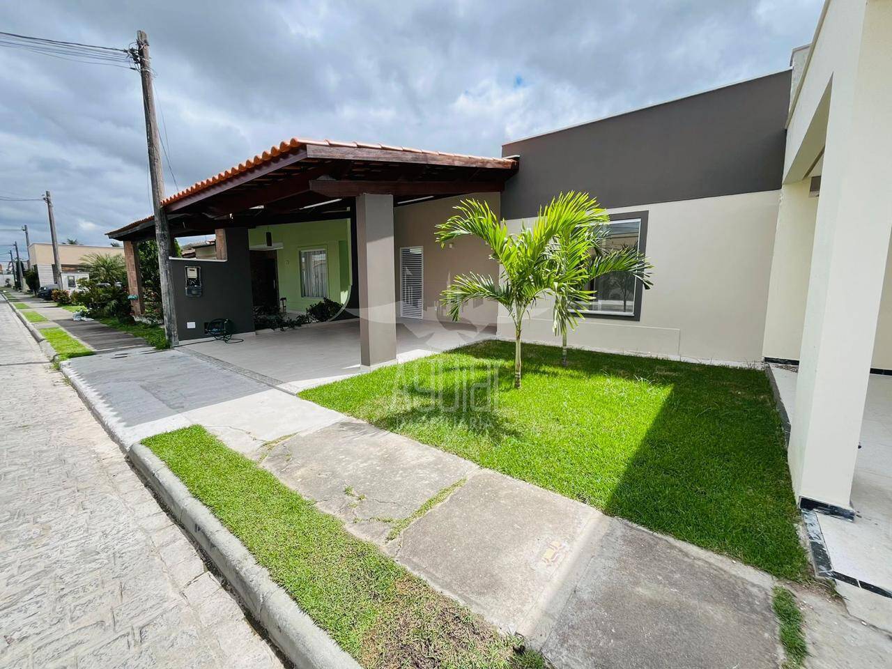Casa à venda e aluguel com 3 quartos, 921m² - Foto 2