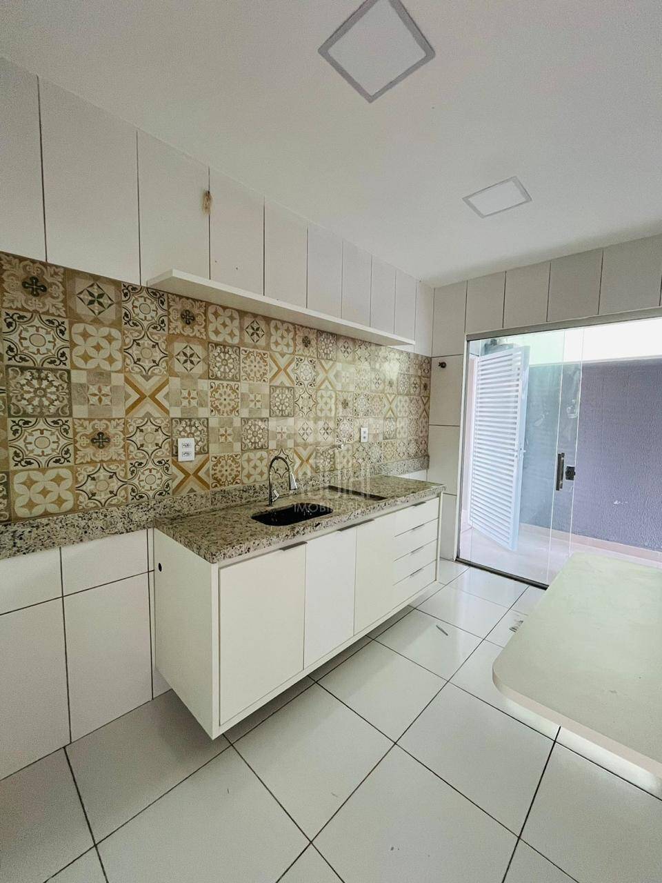 Casa à venda e aluguel com 3 quartos, 921m² - Foto 8