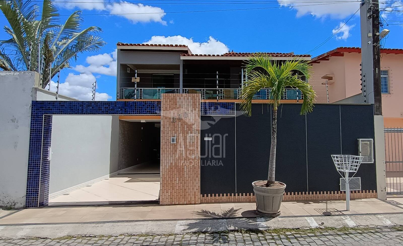 Casa, 3 quartos, 304 m² - Foto 1