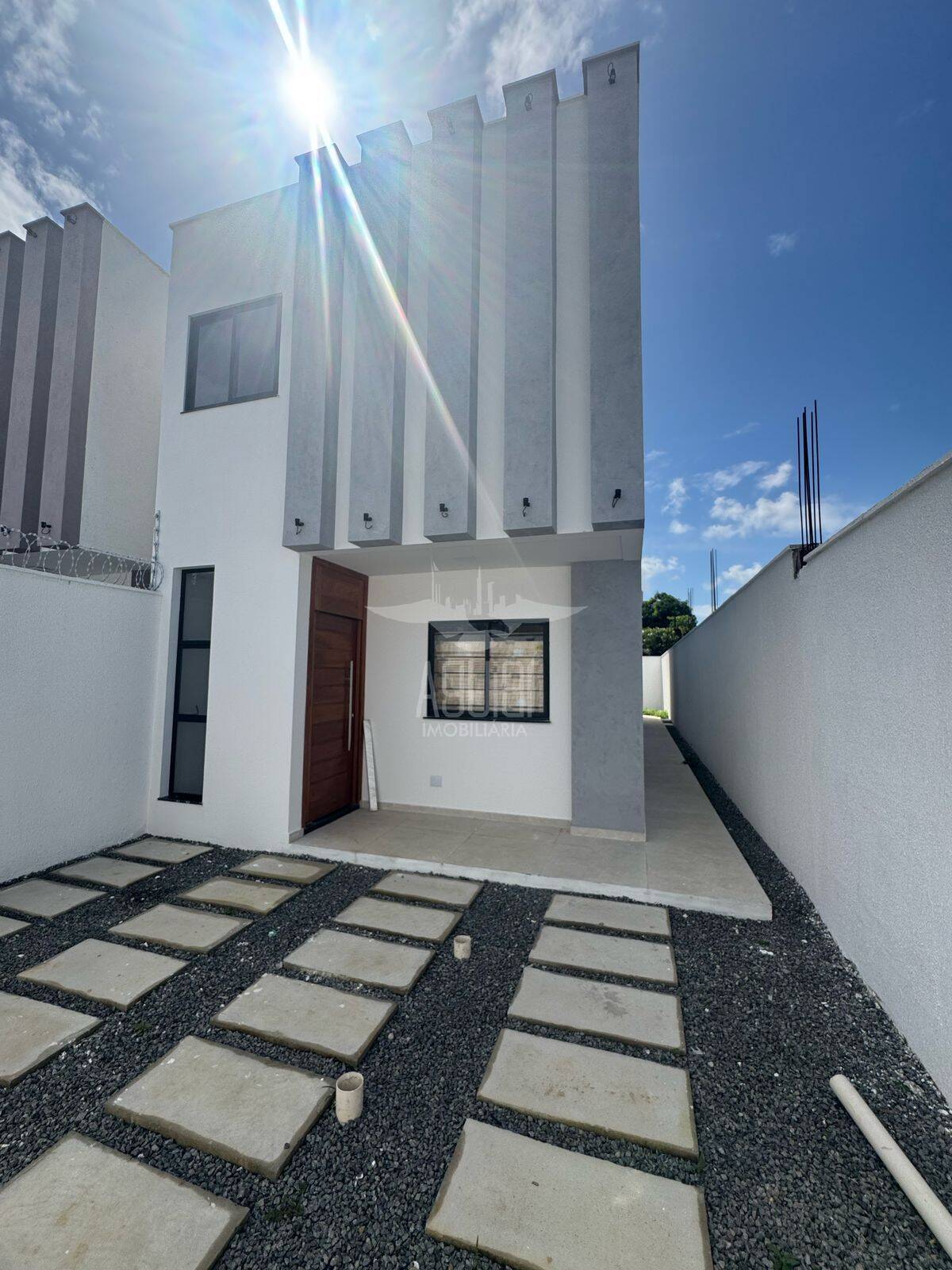 Casa à venda com 3 quartos, 165m² - Foto 2