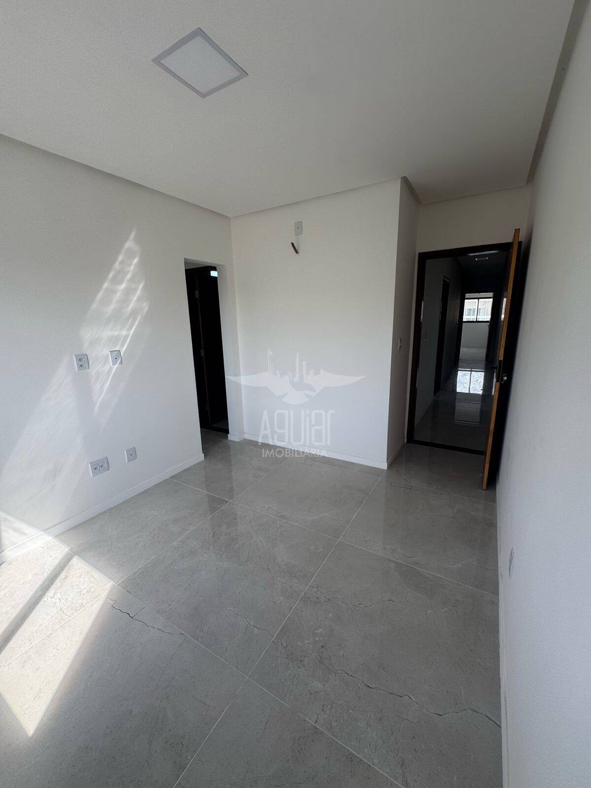 Casa à venda com 3 quartos, 165m² - Foto 9