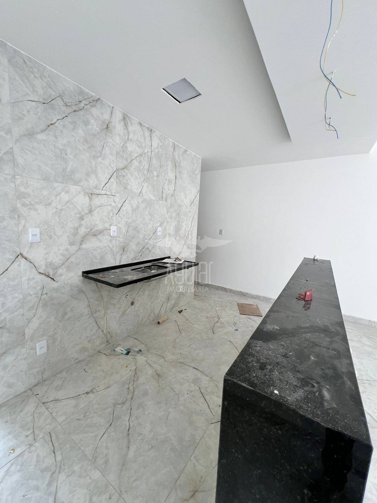 Casa à venda com 3 quartos, 84m² - Foto 4