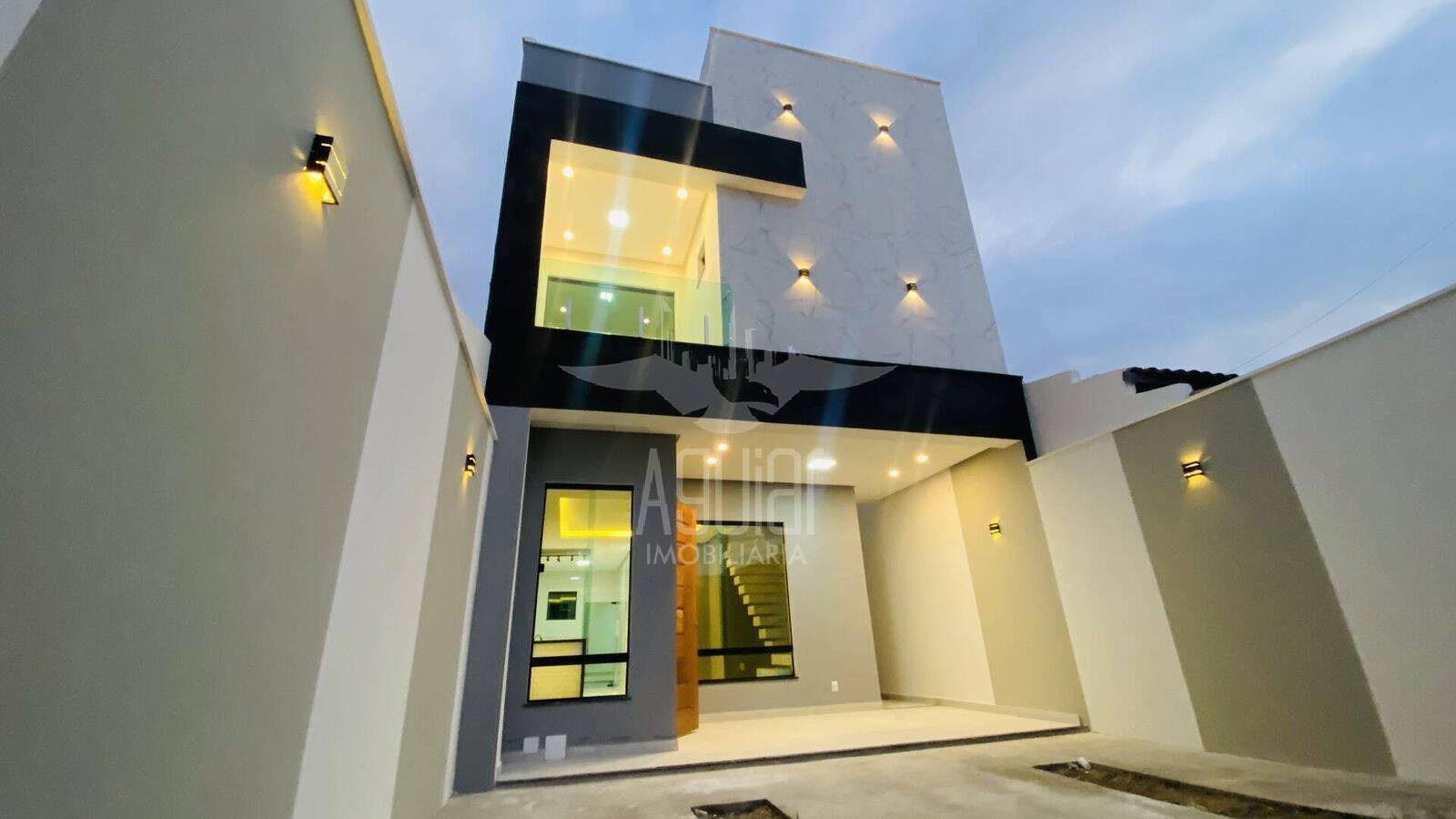 Casa, 4 quartos, 142 m² - Foto 1