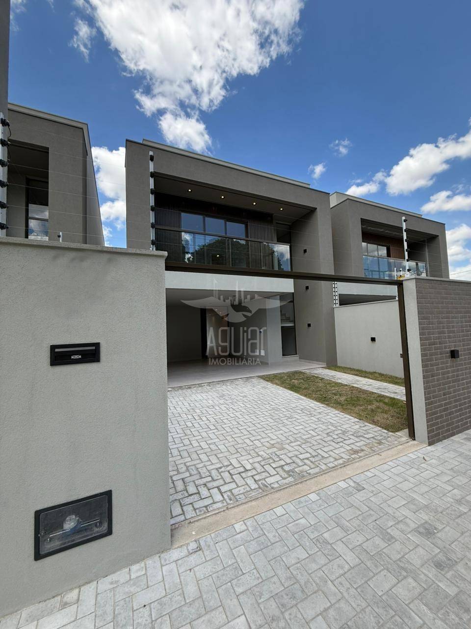 Casa, 4 quartos, 207 m² - Foto 1