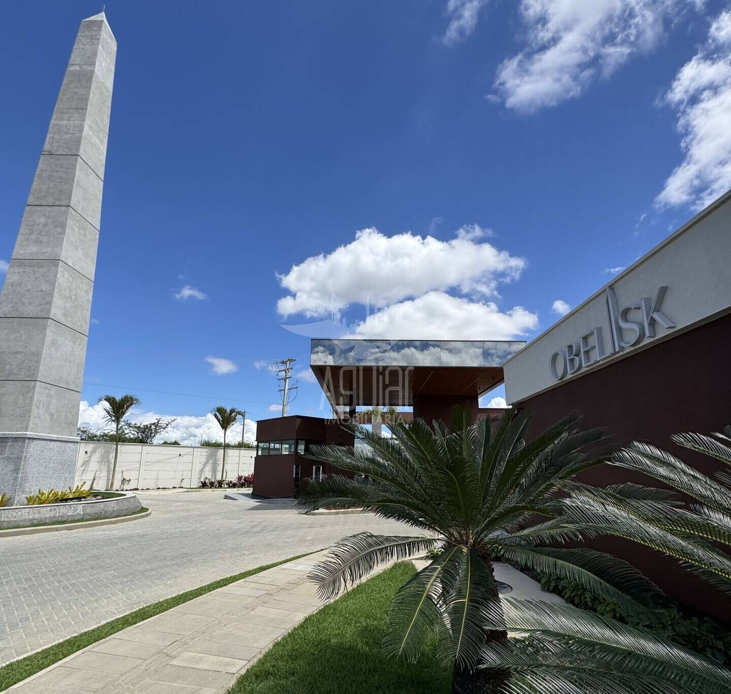 Lote alto padrão, no Condomínio Obelisk - No Sim
