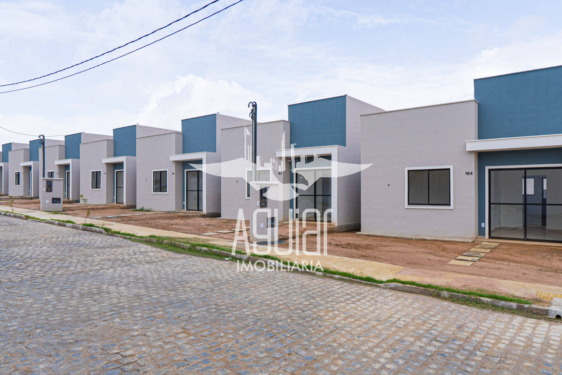 Casa à venda e aluguel com 2 quartos, 42m² - Foto 2